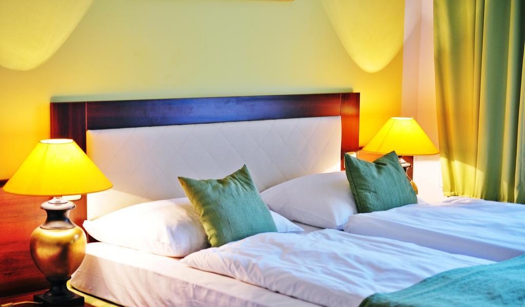 Abe Hotel Praha Bagian luar foto