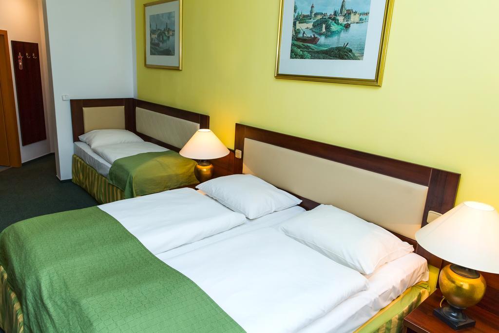 Abe Hotel Praha Bagian luar foto