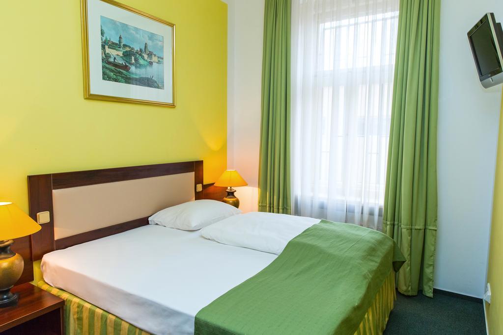 Abe Hotel Praha Bagian luar foto