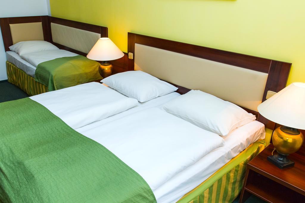 Abe Hotel Praha Bagian luar foto