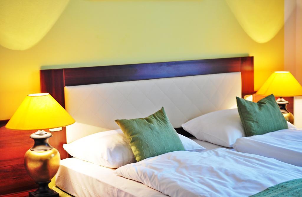 Abe Hotel Praha Bagian luar foto